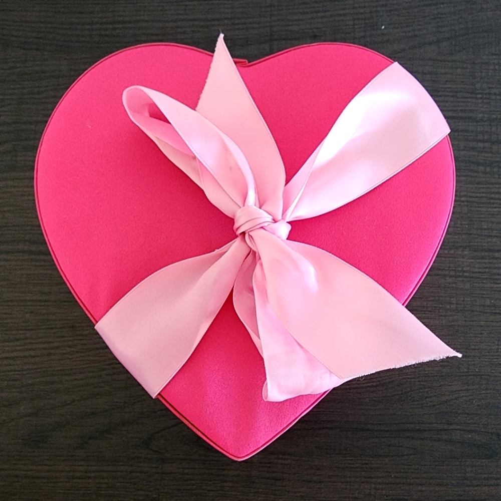 VTG Victoria's Secret Heart Shaped Box